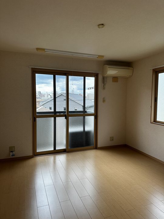 プチメゾン塩釜の居間