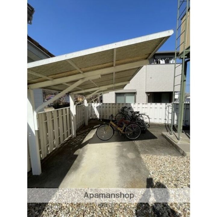 フレグランス荒池の外観