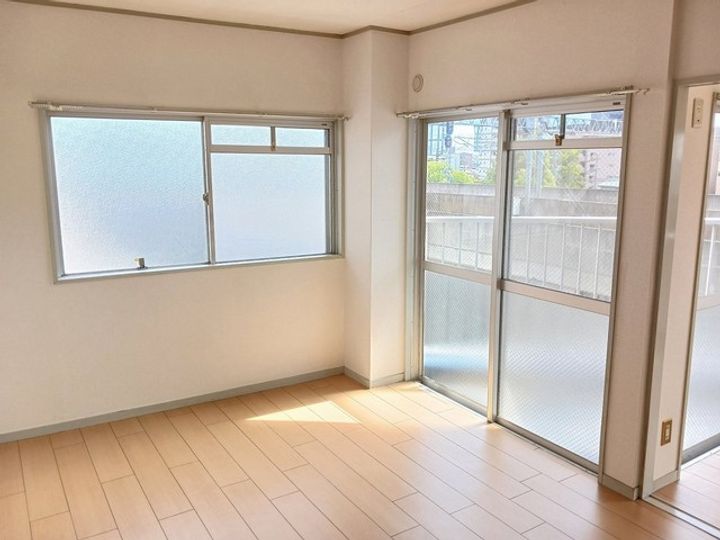 アベニュー中村402の居間