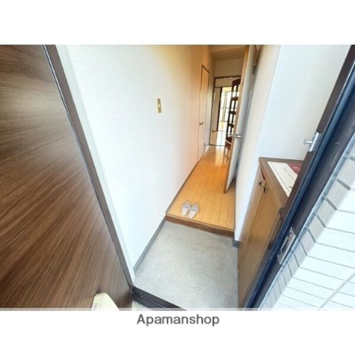ロイヤルマンション横井.の玄関