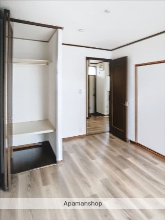 ハイツよこた202の居間