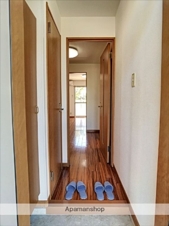 カルティエサンセール102の内装