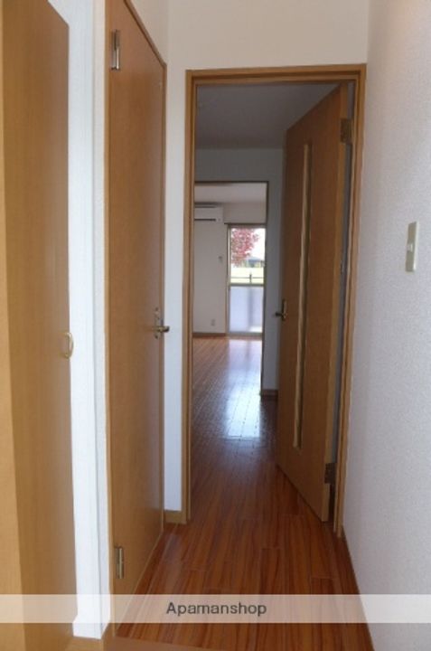 カルティエサンセール102の玄関