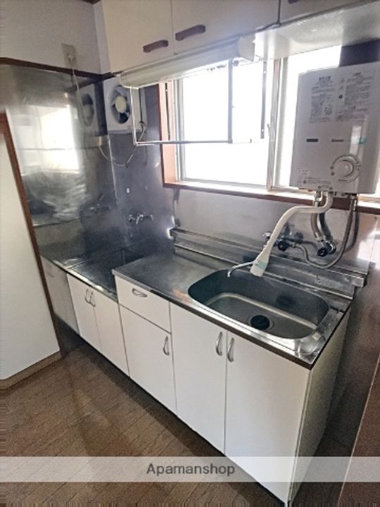 メゾン上条205のキッチン
