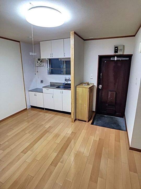 メゾン上条103の玄関