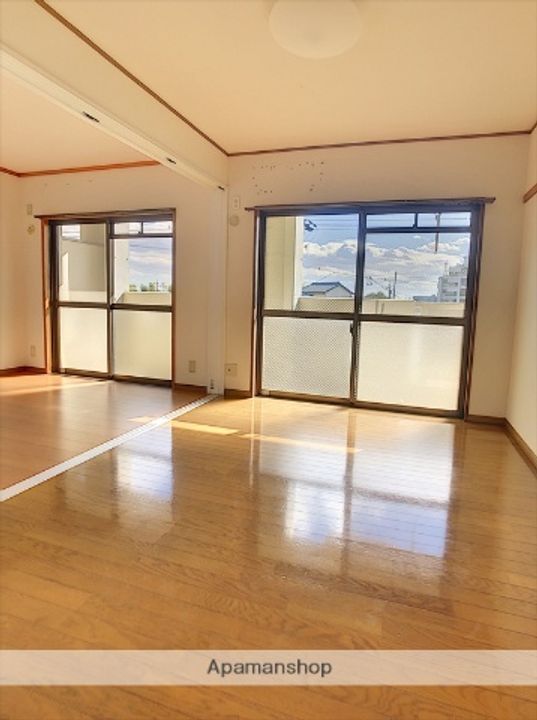 センチュリー重原の居間