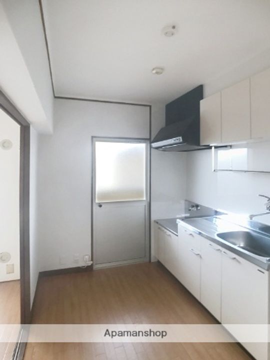 ハイネスハイツ稲垣308の居間