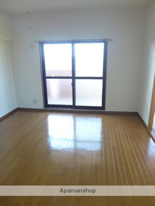 サンコートAOKI301の居間