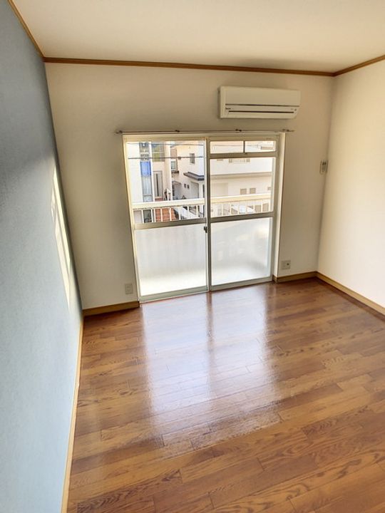 日高ハイツ205の居間