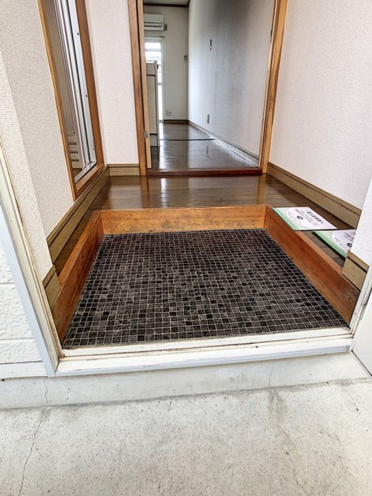 日高ハイツ205の玄関