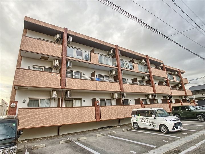 愛知県高浜市湯山町5丁目の賃貸マンションの外観