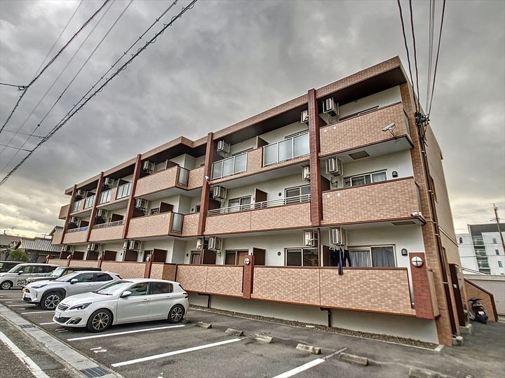 愛知県高浜市湯山町5丁目の賃貸マンションの外観