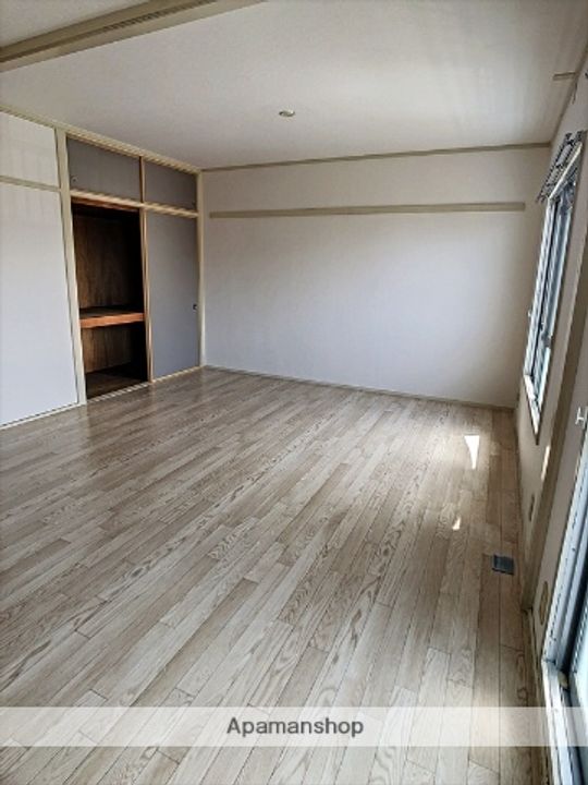 ドエル高須403の居間