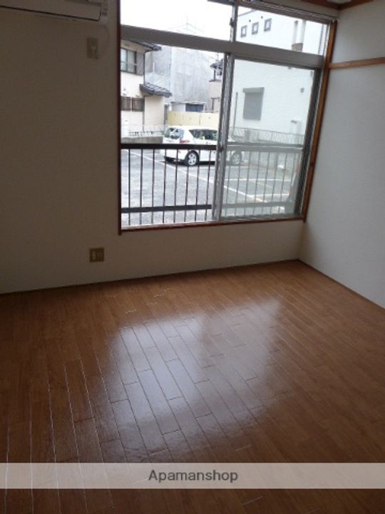 ハイツ山本105の居間