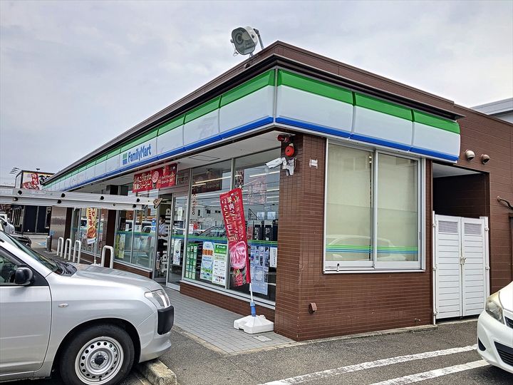 蟹江マンション202号室の周辺