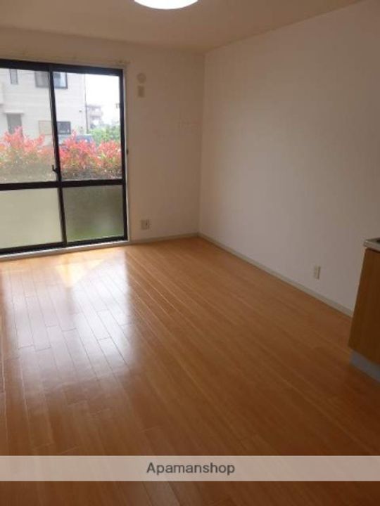 ハートホーム八ッ橋B101の居間