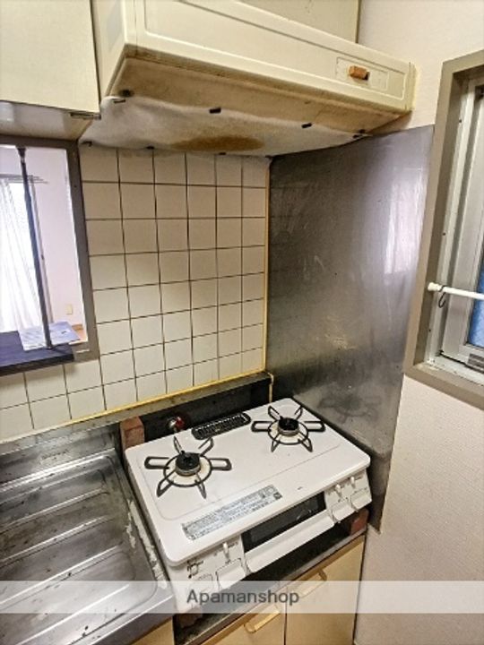 ロイヤル長草203の内装