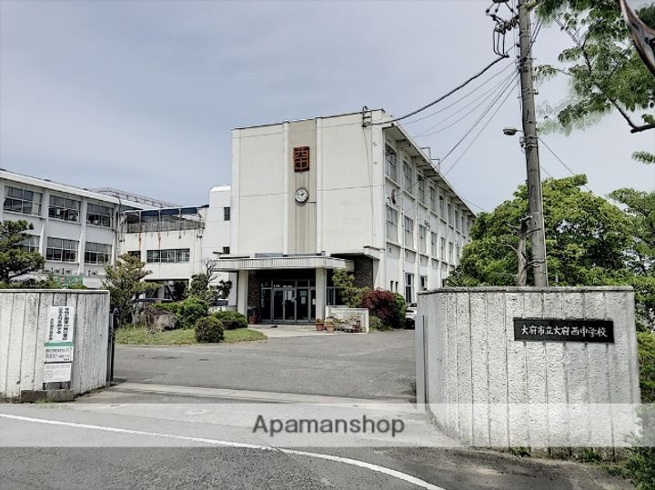ロイヤル長草203の周辺