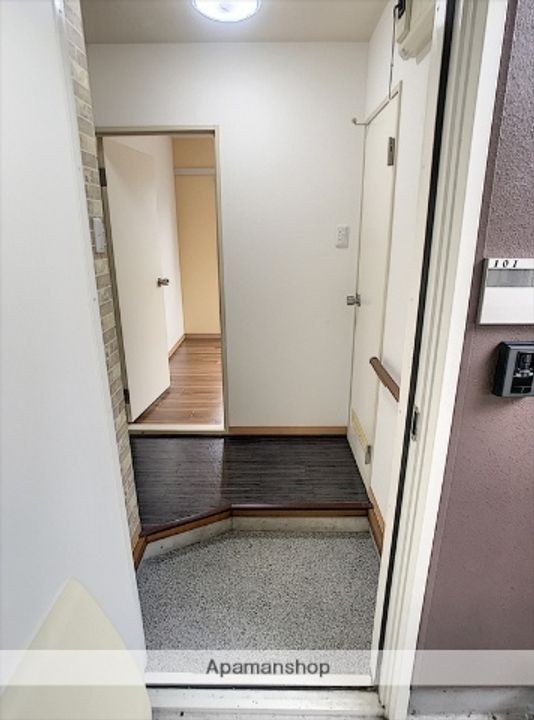 クリアハウス杉A202の玄関
