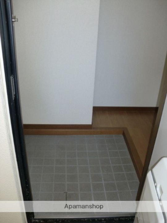 ハイツ桜見台101の玄関
