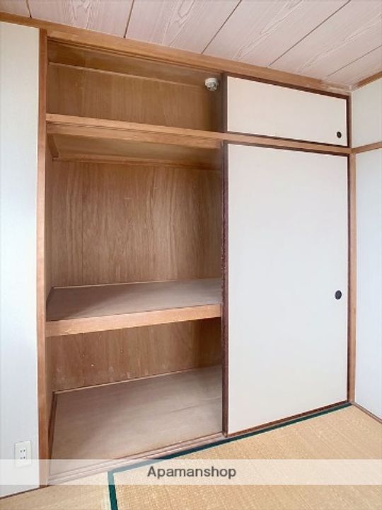 グローリアス共和の内装