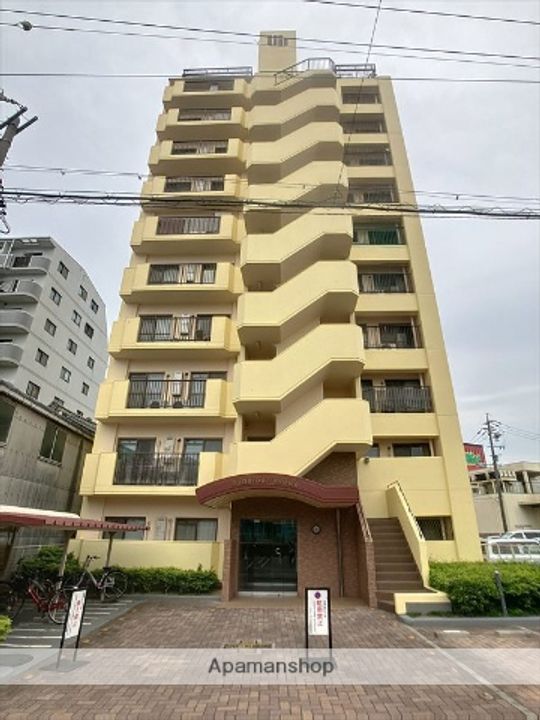 グローリアス共和の外観