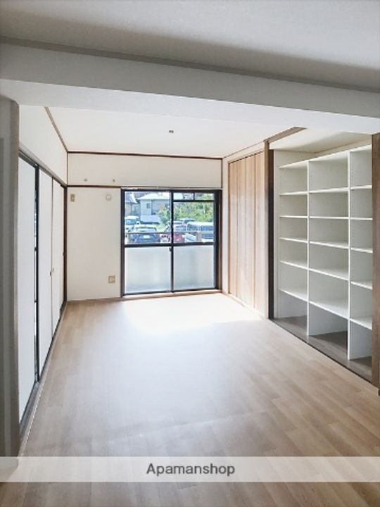 山石第一ハイツ102の居間
