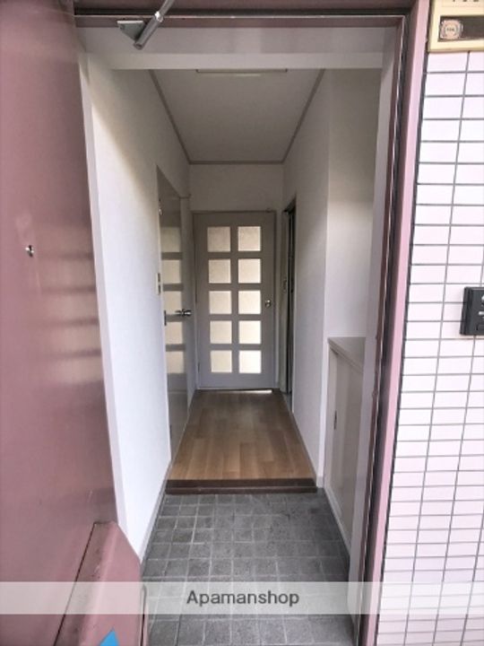 山石第一ハイツ102の玄関