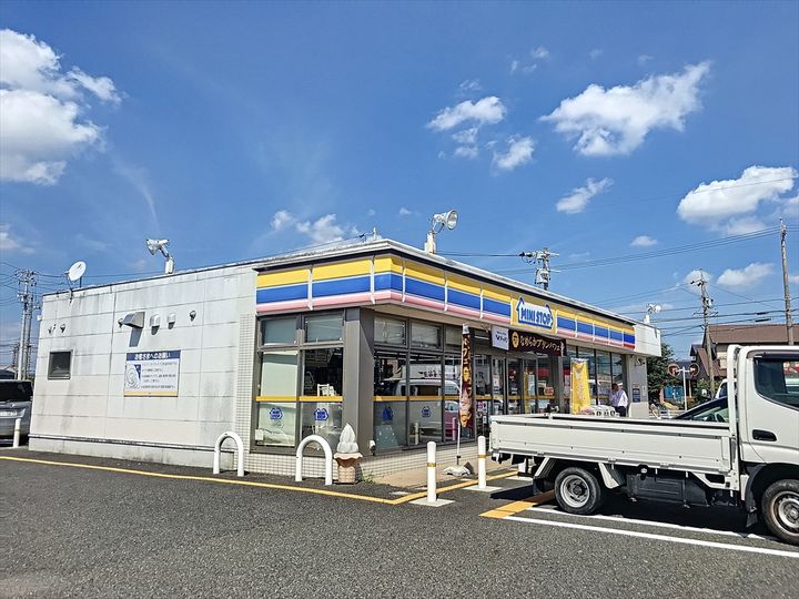 ファミール明定の周辺