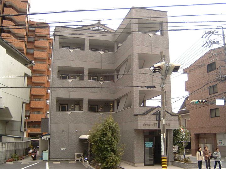 ピアチェーレTⅡ左京山302の外観