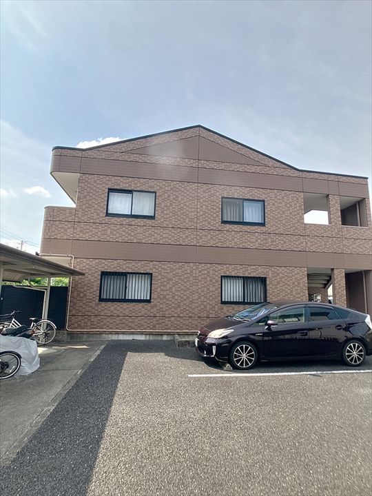 ラ・エレガンス77の外観