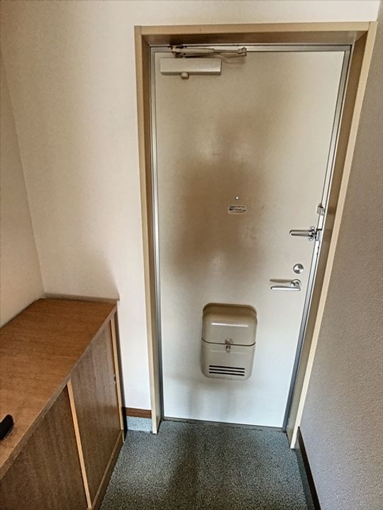 サニーハウス石田の玄関