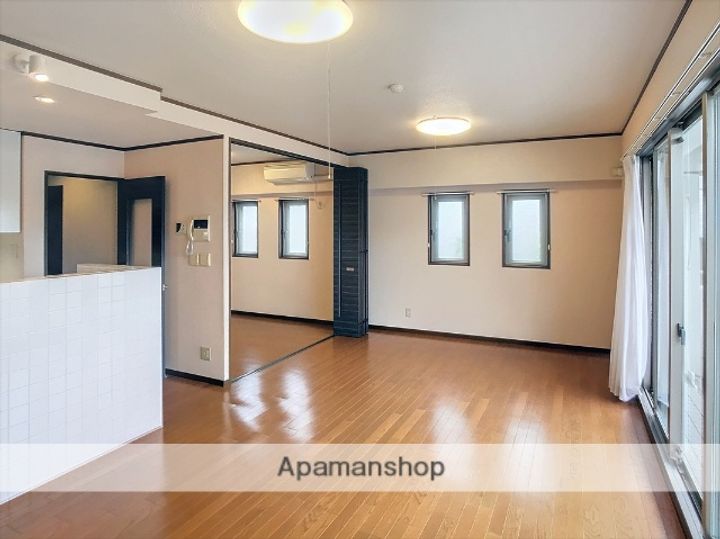 HOLLY HILLS RESIDENCE EAST201の内装