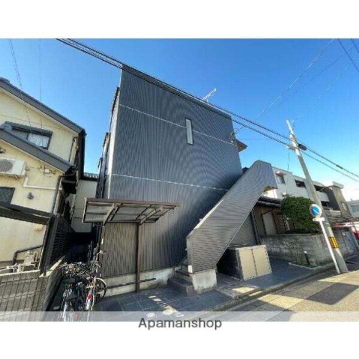 LUCIE鳴海103の外観