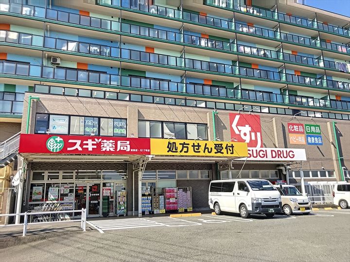 クレール勅使の周辺