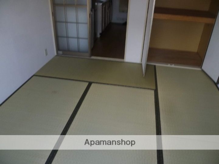 愛知県犬山市大字五郎丸字新田組の賃貸アパート202の居間