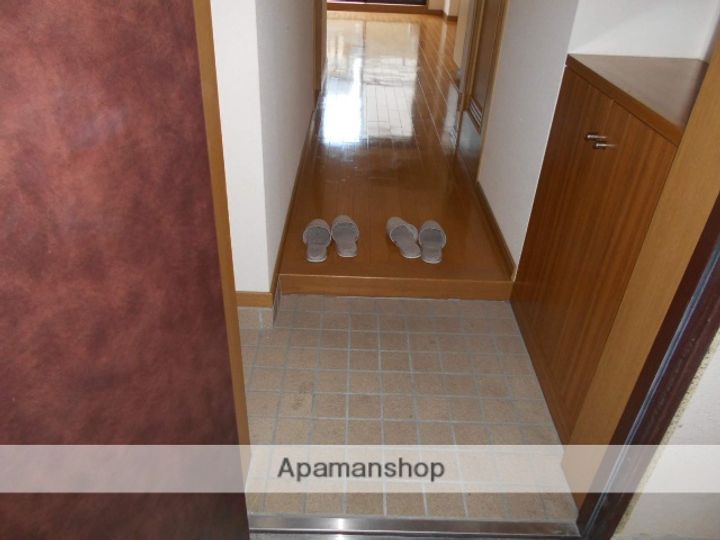 グレイスコート501の玄関