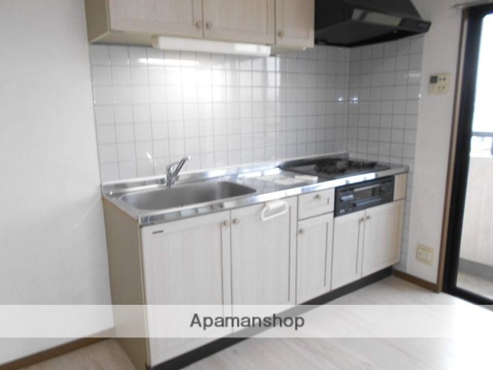 愛知県犬山市大字五郎丸字前畑の賃貸マンション302の内装