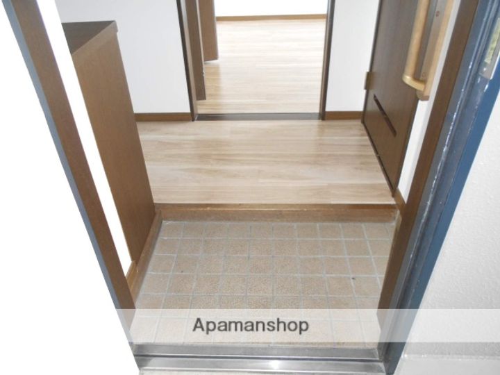 愛知県犬山市大字五郎丸字前畑の賃貸マンション302の玄関