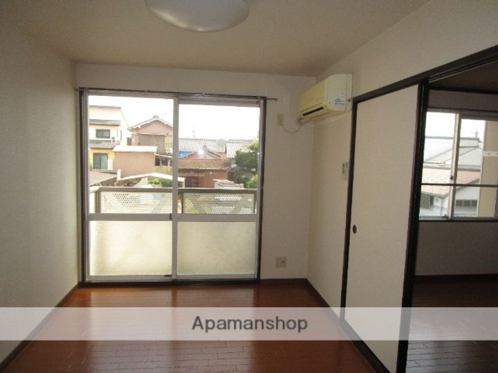 コーポラス テラザワB201の居間