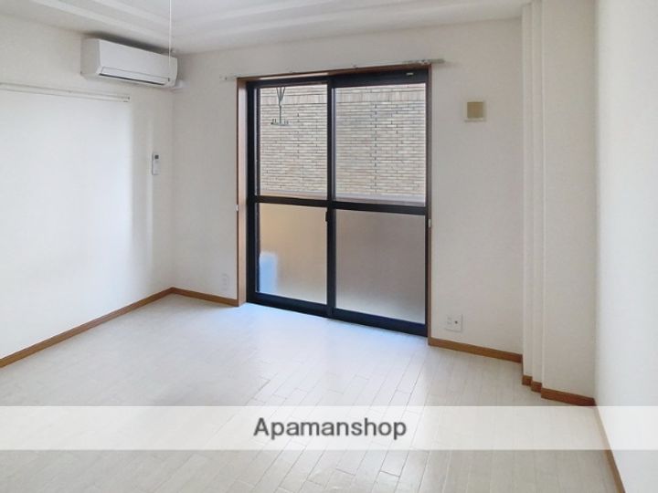 ミニマム102の居間