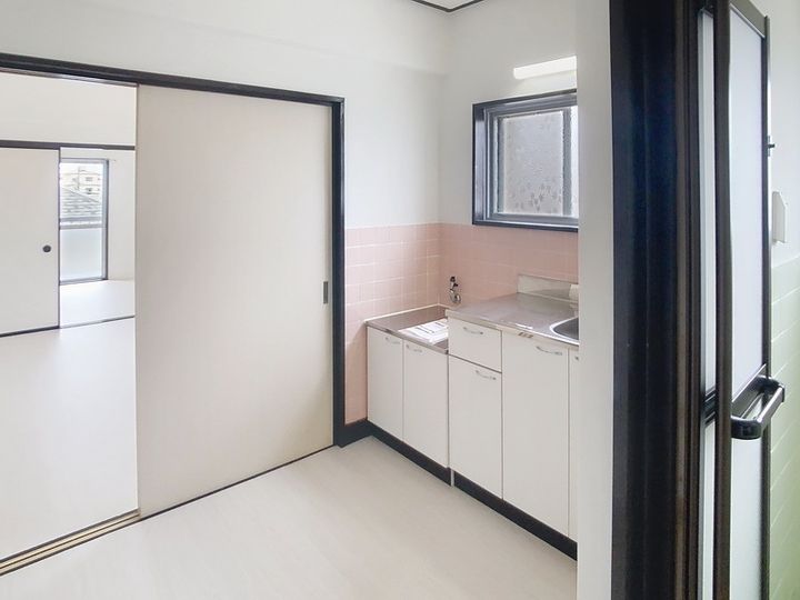 愛知県海部郡大治町大字西條字須先の賃貸マンションの内装