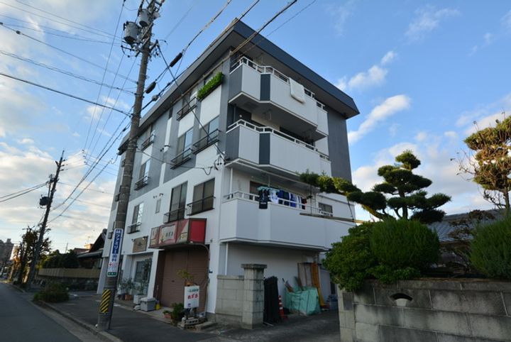 マンション雅の外観