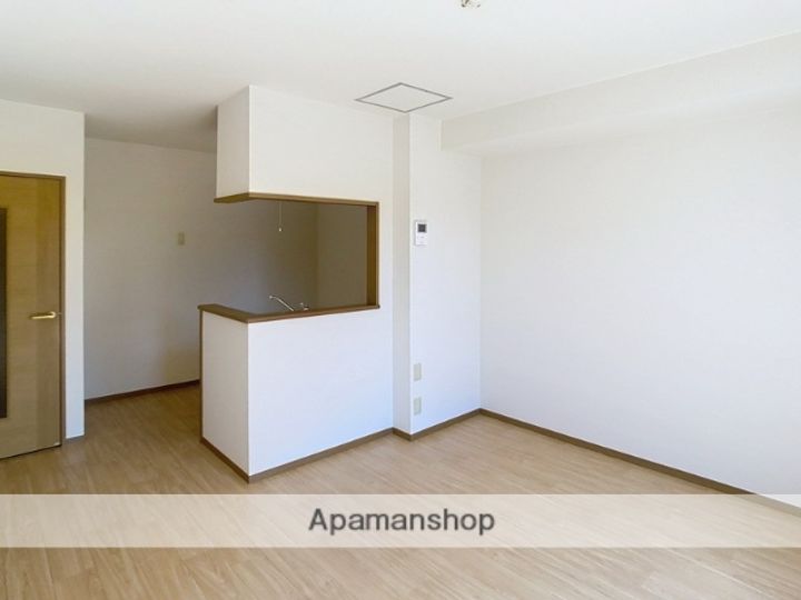 クレセールエマーユⅡ102の居間