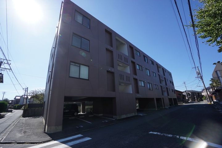 八幡マンション402の外観