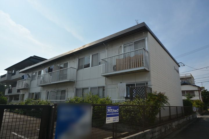 プレジール西脇102の外観