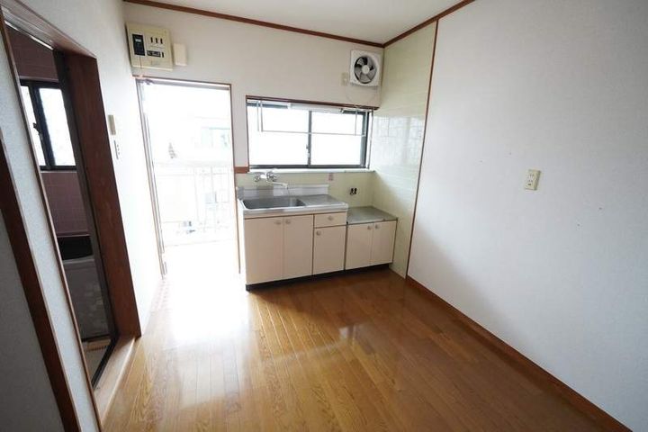 コーポ法成寺202の内装