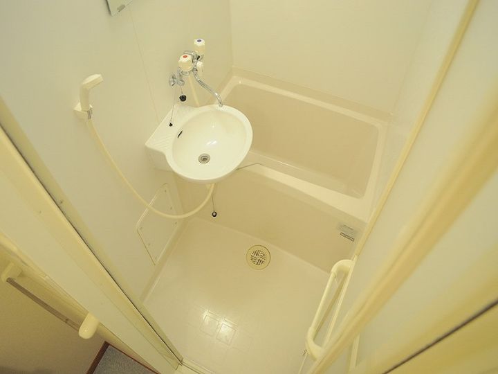 レオパレスMOMO203の風呂
