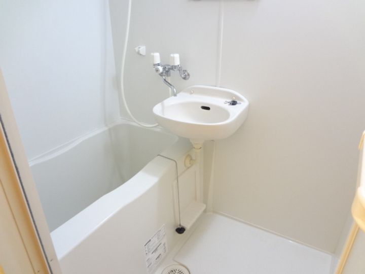 レオパレスM T K107の風呂
