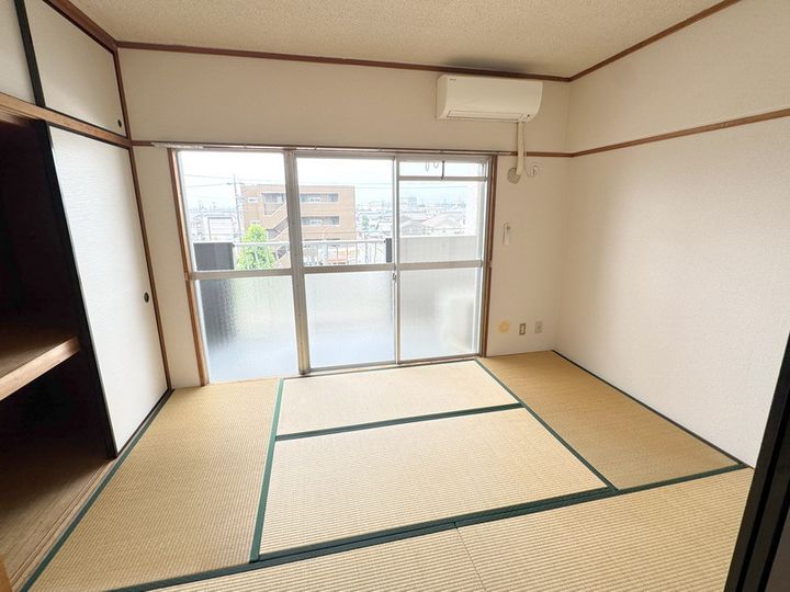 リアライズ国府宮の居間